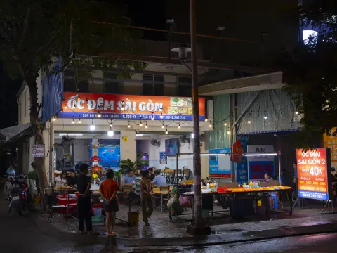 Không Gian Quán Nhìn Từ Xa