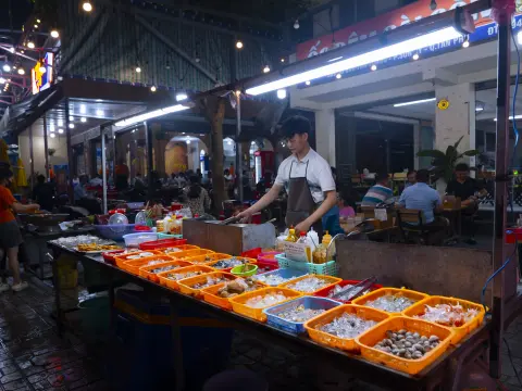 Nhân Viên 