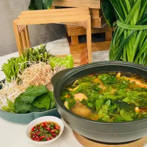 Lẩu Gà Lá Giang