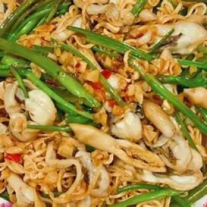 Ốc Móng Tay Xào Mì